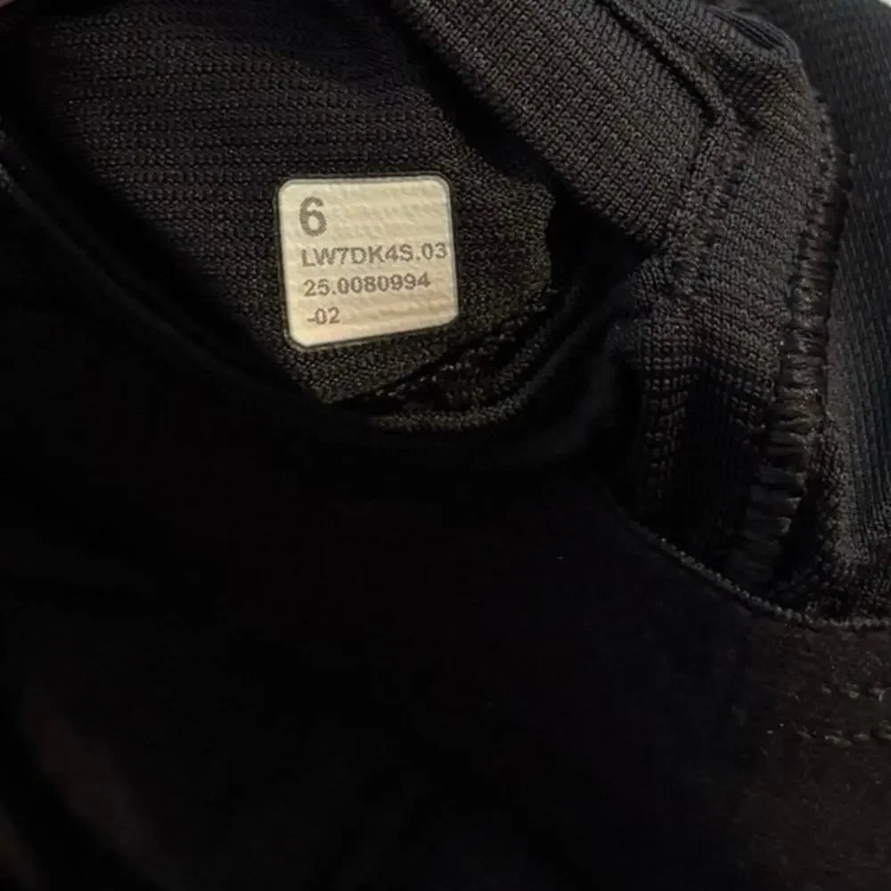 Lululemon Size 6 Swiftly Mid-Rise Short 3